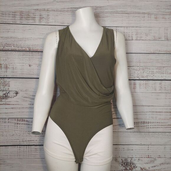 Fashion Nova Medium Womans Bodysuit Green - Picture 1 of 8